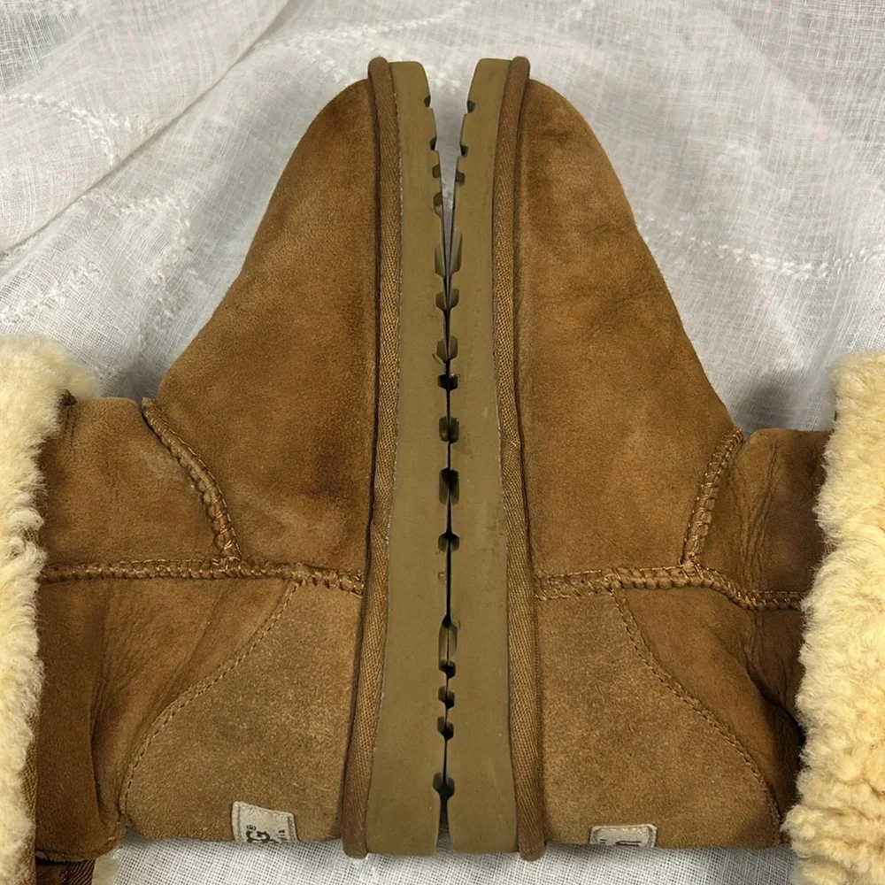 UGG almost new leather sheep skin boots